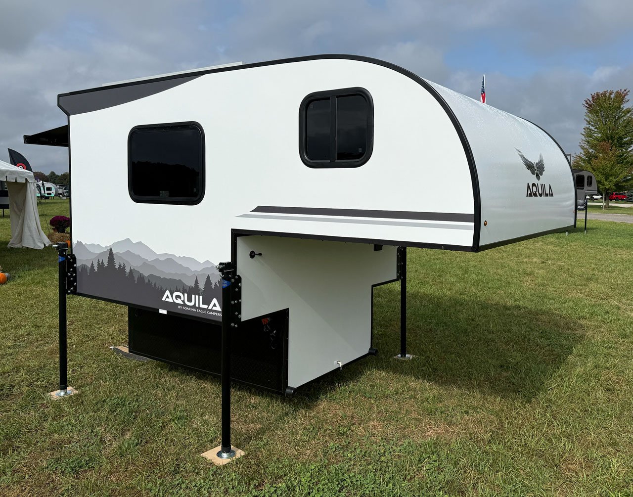 AQUILA Truck Camper